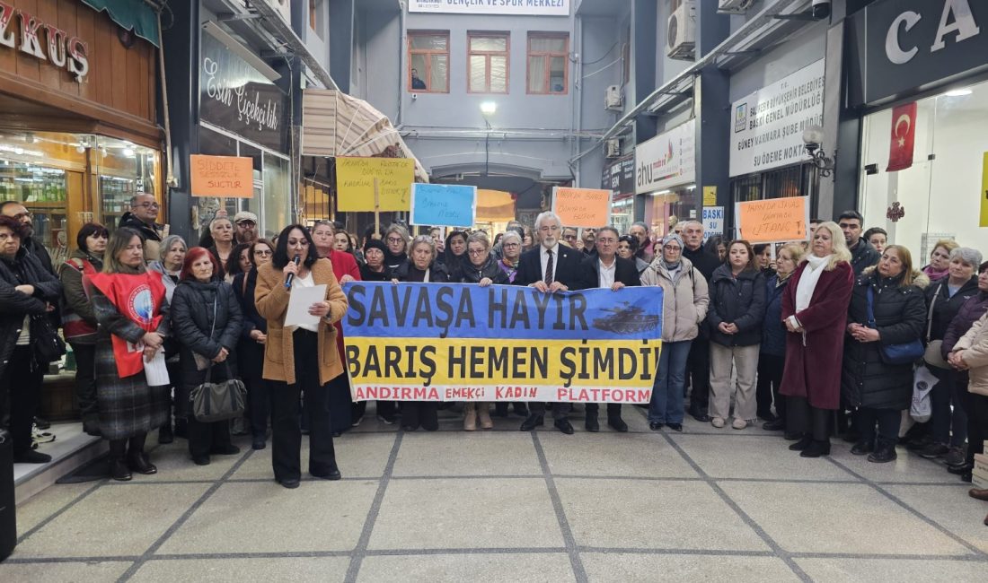 Bandırma’da 8 Mart öncesi savaş karşıtı çağrı Bandırma Emekçi Kadın Platformu, 8 Mart Dünya Emekçi Kadınlar Günü