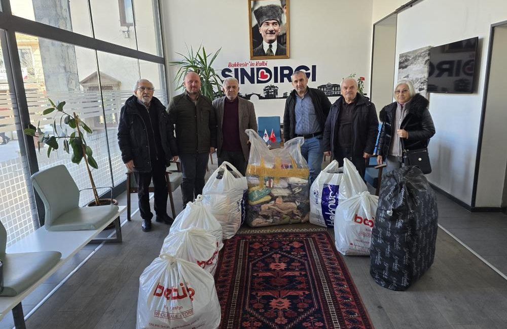 Sındırgı ilçesinde, hem ihtiyaç sahibi öğrencileri sevindirecek hem de yerel