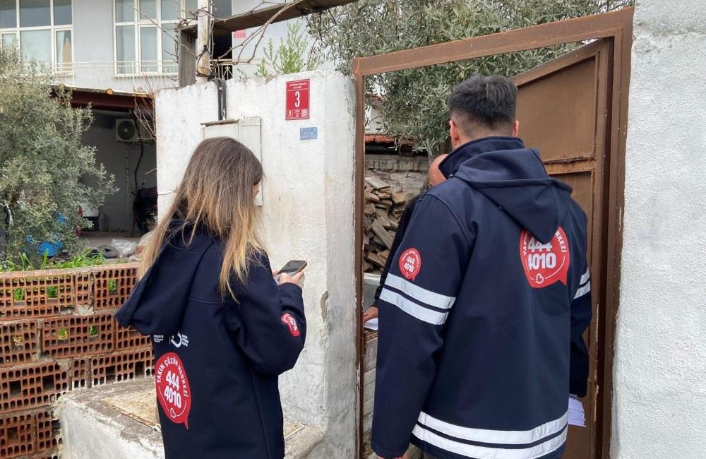 Balıkesir Büyükşehir Belediyesi, vatandaşlarla doğrudan iletişimi güçlendiren saha çalışmalarını aralıksız