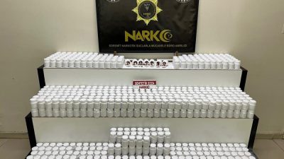 Balıkesir’de durdurulan bir araçta yapılan aramada 42 bin 600 adet
