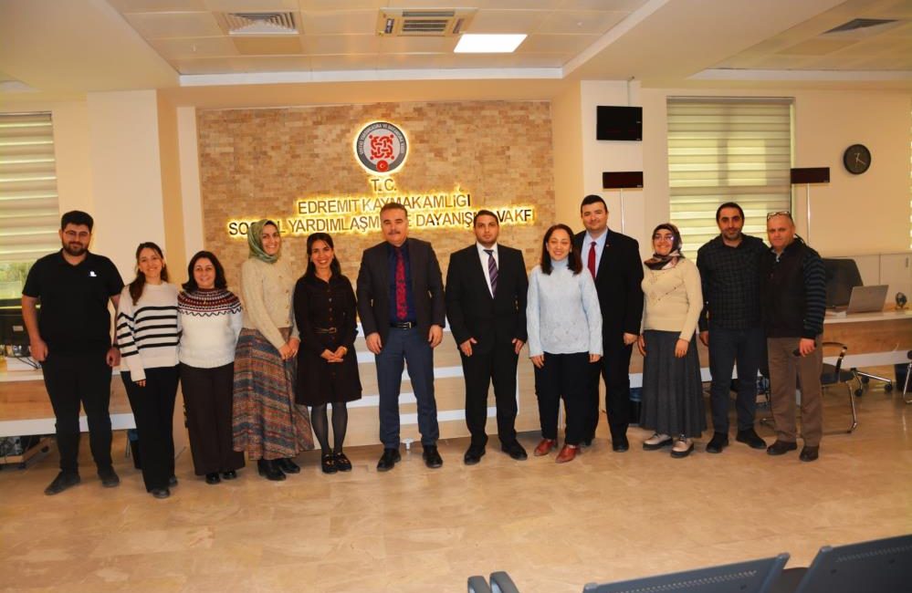 Edremit SYDV, hizmet kalitesinde Balıkesir birincisi oldu Edremit Sosyal Yardımlaşma ve Dayanışma Vakfı (SYDV), Aile ve Sosyal