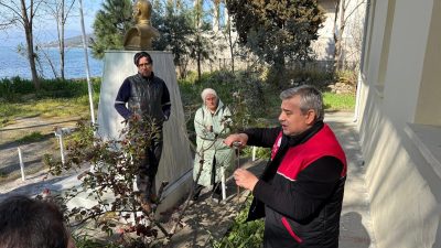 Erdek Paşalimanı Adası’nda düzenlenen eğitimde, zeytin yetiştiriciliği ve doğru budama