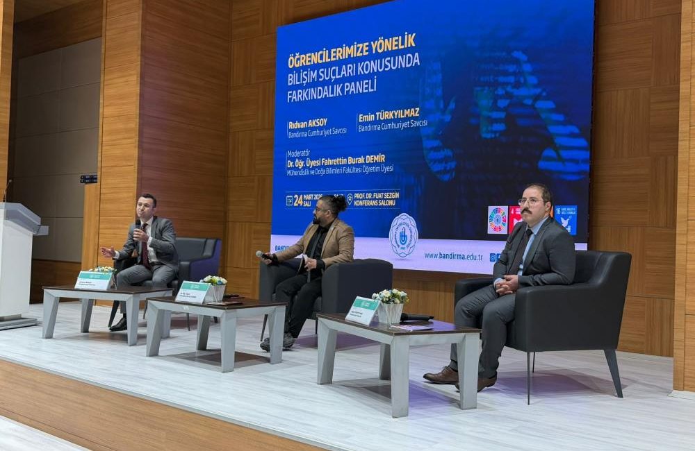 Bandırma’da bilişim suçları paneli düzenlendi Bandırma’da, son dönemde artış gösteren dolandırıcılık olaylarına dikkat çekmek amacıyla