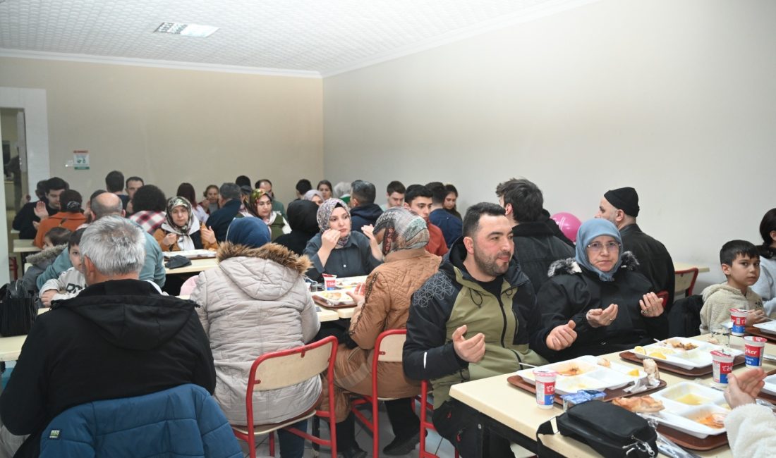 Bandırma Koyunculuk Araştırma personeli iftarda buluştu Bandırma Koyunculuk Araştırma Enstitüsü Müdürlüğü personeli ve aileleri, düzenlenen iftar