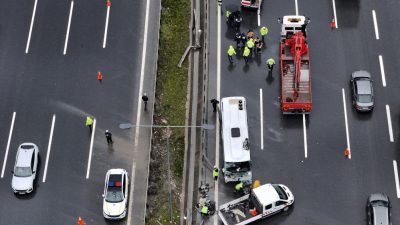 Kuzey Marmara Otoyolu’nda 1 polis memurunun şehit olduğu ve 16