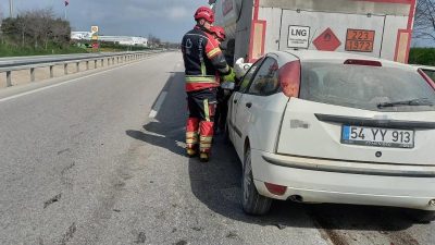 Bandırma’da tanker ile otomobilin çarpıştığı trafik kazasında 2 kişi yaralandı.