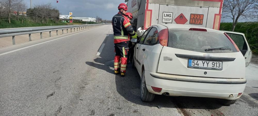 Bandırma’da tanker otomobille çarpıştı: 2 yaralı Bandırma’da tanker ile otomobilin çarpıştığı trafik kazasında 2 kişi yaralandı.