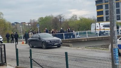 Edremit’te motosiklet sürücüsü, seyir halindeyken geçirdiği kalp krizi sonucu motosikletten