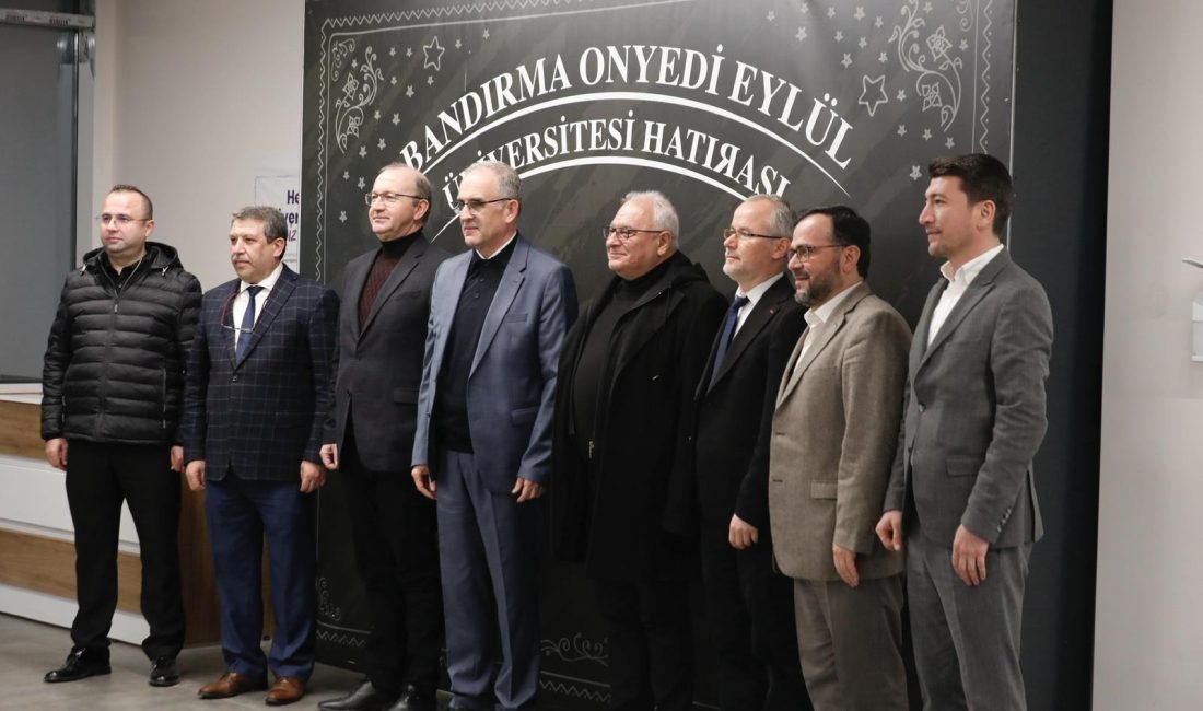 Rektör Boz öğrencilerle İftar sofrasında buluştu Bandırma Onyedi Eylül Üniversitesi tarafından düzenlenen iftar programında Rektör İsmail