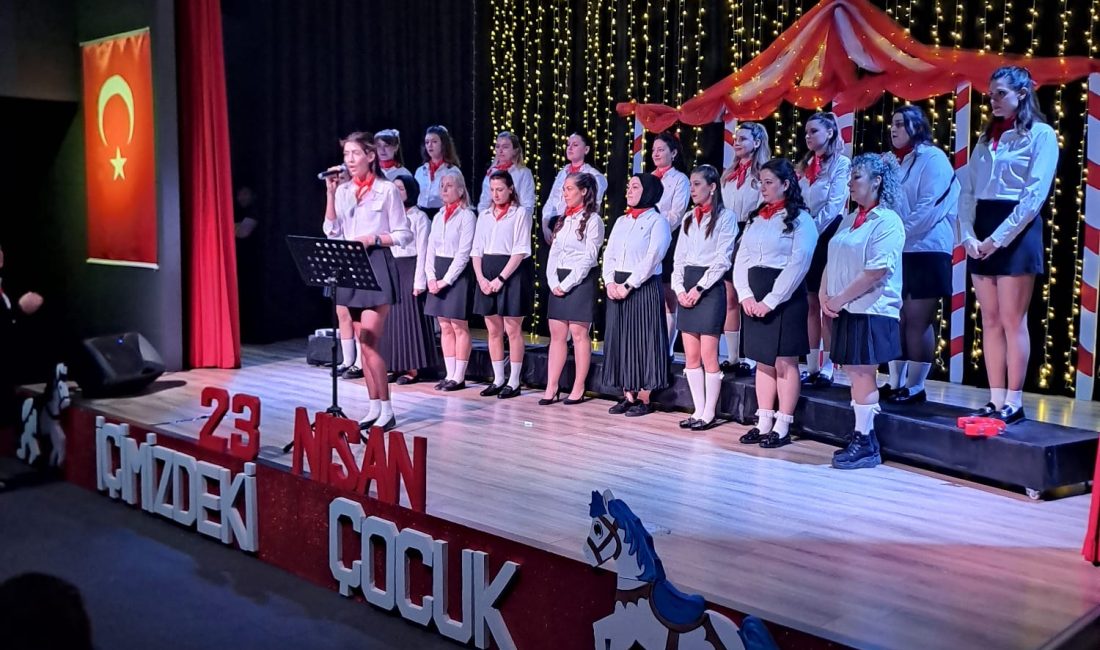 23 Nisan’da sahne bu kez velilerin oldu TED Bandırma Koleji’nde 23 Nisan Ulusal Egemenlik ve Çocuk Bayramı