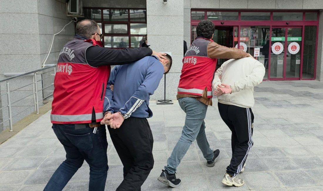 Araştırma görevlisinin ölümüyle ilgili 2 kişi tutuklandı Balıkesir’de yemek yerken kurşunların hedefi olan araştırma görevlisinin ölümüne ilişkin