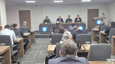 Okul müdürlerinin katılımıyla gerçekleştirilen toplantıda eğitim kalitesinin artırılmasına yönelik çalışmalar