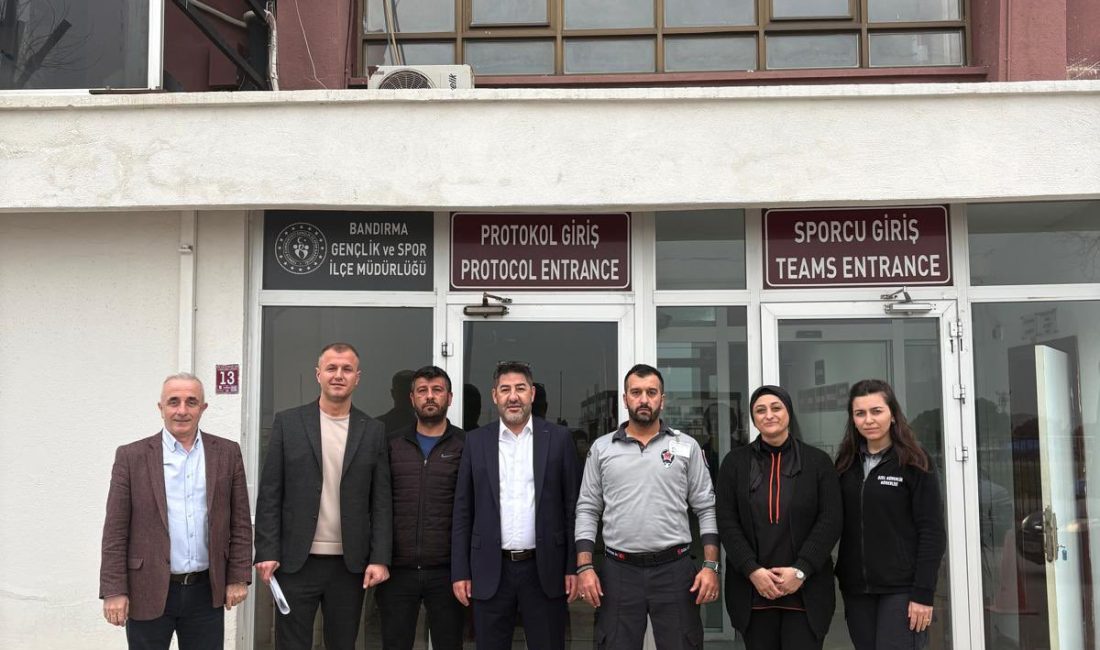 Koop İş’ten Bandırma’da üyelerle buluşma Koop-İş Sendikası Bursa Şube Başkanı Can Uslu, Bandırma Gençlik ve