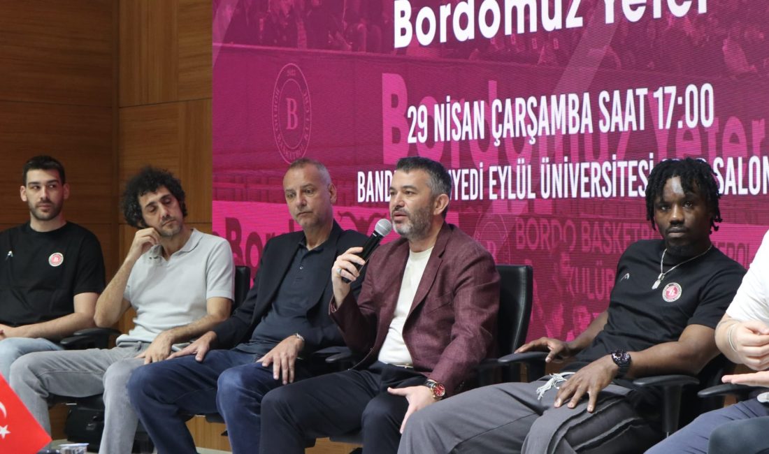Bordo Basketbol oyuncuları üniversite öğrencileriyle buluştu Bandırma Bordo Basketbol, play-off sürecine sayılı günler kala üniversite öğrencileriyle