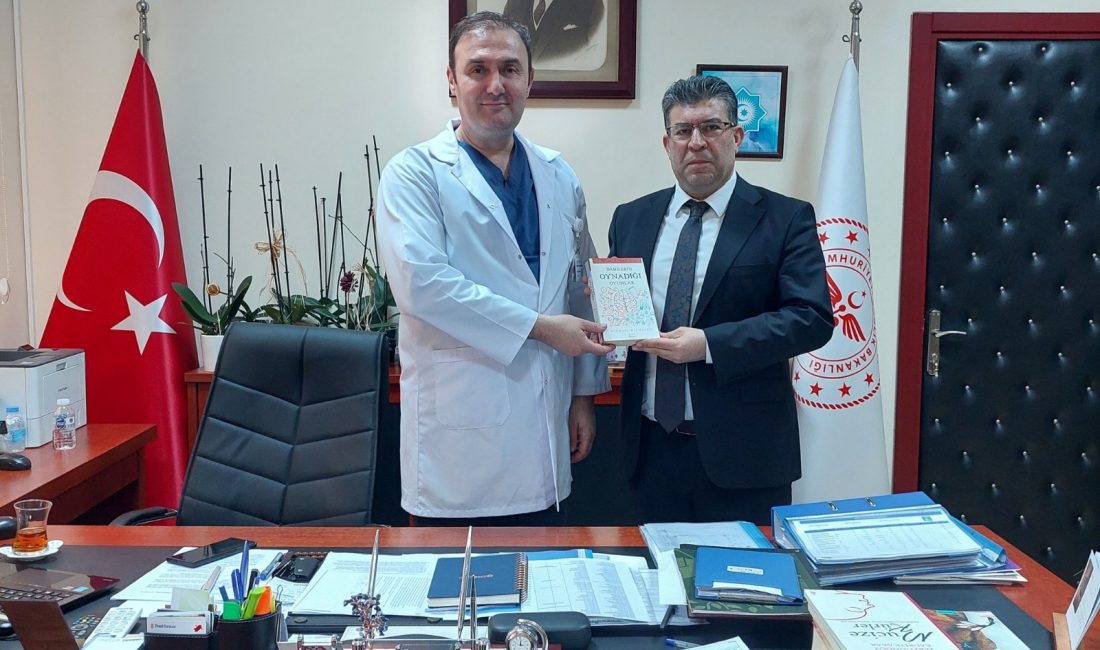 Bandırma’da bağımlılıkla mücadele konuşuldu Bandırma Denetimli Serbestlik Müdürü Özcan Deniz’in, Başhekim Nart Görgü’ye gerçekleştirdiği