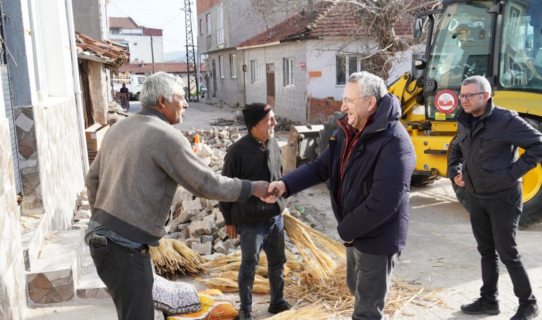 Susurluk Belediye Başkanı Hakan Yıldırım, ilçede Fen İşleri ekiplerinin yürüttüğü