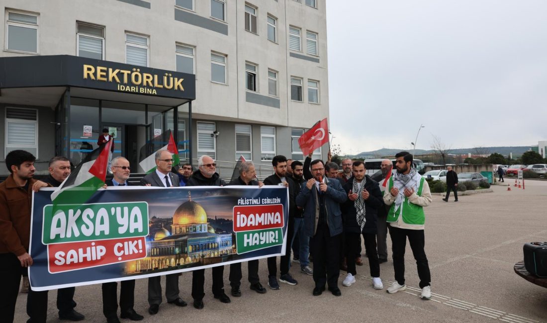 BANÜ’de Filistin’e desek çağrısı BANÜ’de gerçekleştirilen basın açıklamasında, Gazze’de yaşanan insanlık dramına dikkat çekilerek