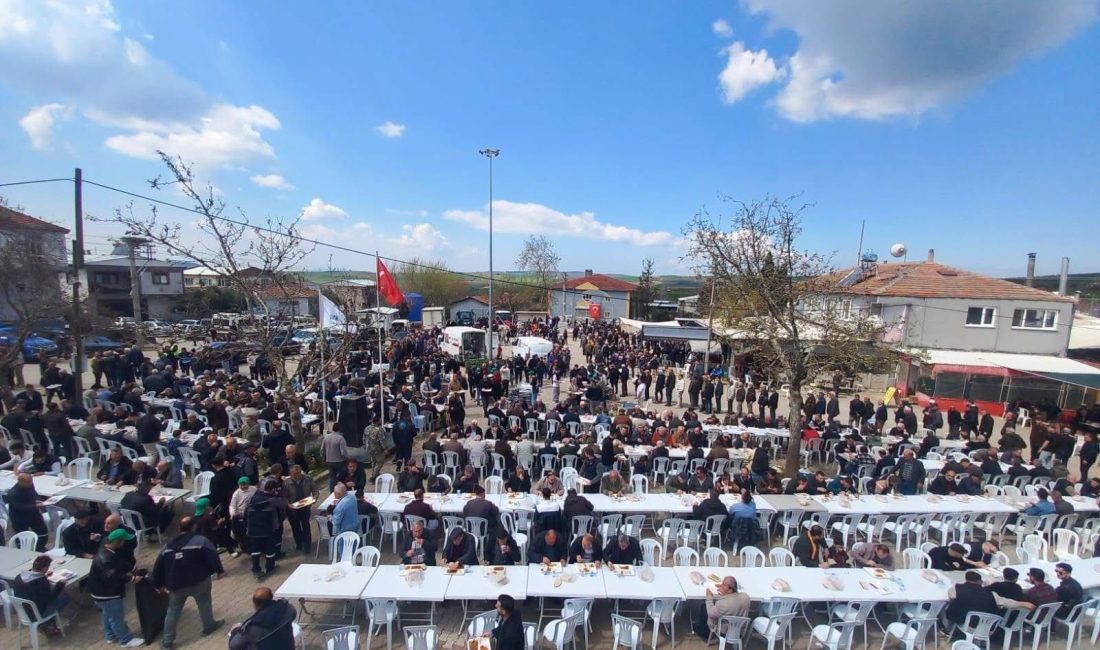 Bandırma Yeniyenice Mahallesi’nde düzenlenen Mevlid-i Şerif programında dualar edildi. Bandırma