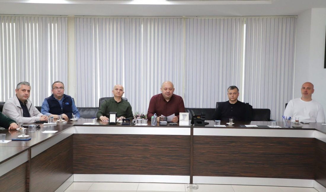 Gönen çarşı esnafı, şehirde yapılacak düzenlemeler ve taleplerini paylaşmak üzere