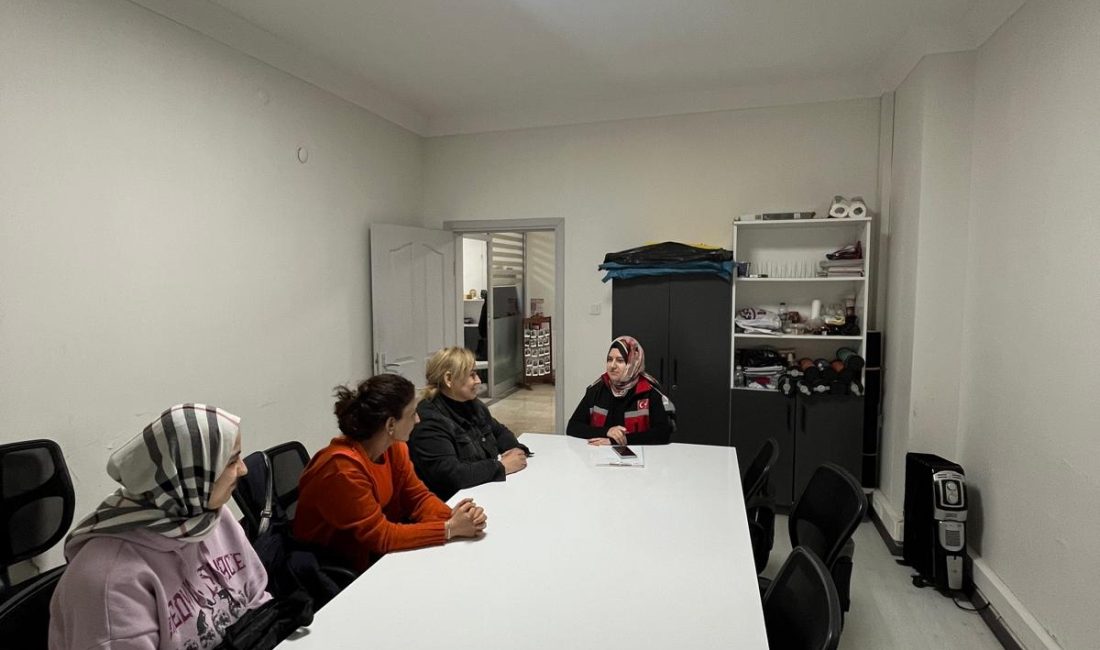 ADEM kursiyerlerine bağımlılıkla mücadele eğitimi Bandırma’da Aile ve Destek Merkezi kursiyerlerine yönelik düzenlenen eğitimde, tütün
