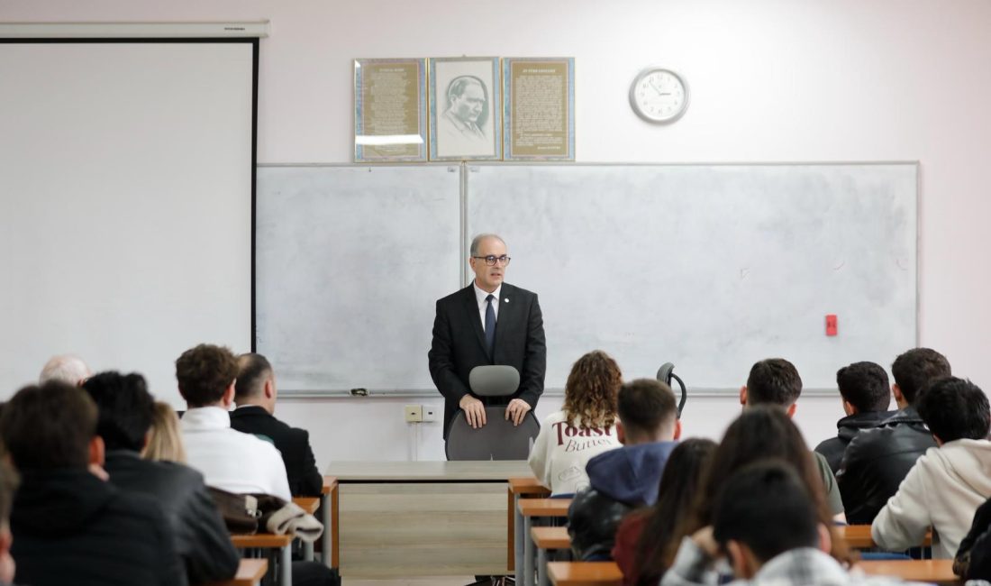 BANÜ Denizcilik MYO’da öğrenci odaklı buluşma Rektör Prof. Dr. İsmail Boz, “Rektör-Öğrenci Buluşmaları” kapsamında Denizcilik Meslek