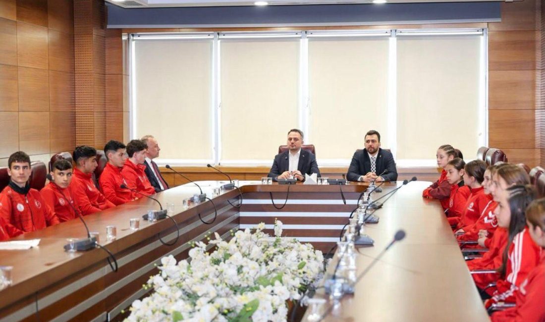 Modern pentatlon sporcuları, Ankara’da yapılan programda Gençlik ve Spor Bakanlığı