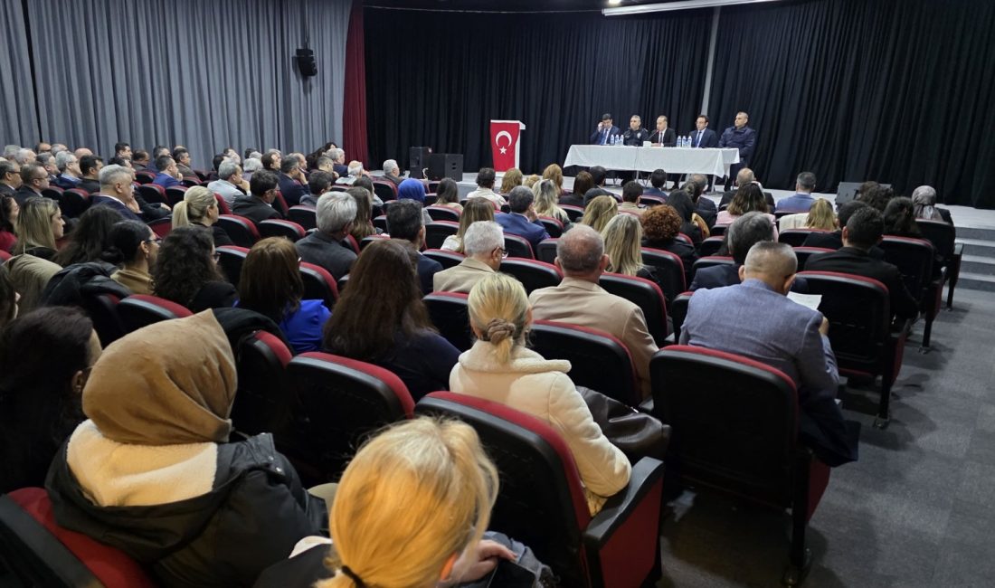 Bandırma’da okullarda güvenlik için toplantı yapıldı Bandırma’da düzenlenen toplantıda, öğrenci güvenliği için alınan ve alınacak tedbirler