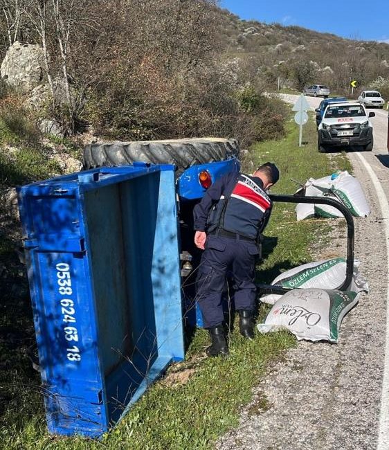 Balıkesir’de traktör devrildi: 1 ölü Sındırgı’da meydana gelen trafik kazasında bir kişi hayatını kaybetti. Edinilen