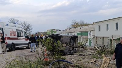 Bandırma’da  takla atan otomobil sürücüsü yaralandı. Edinilen bilgiye göre, kaza