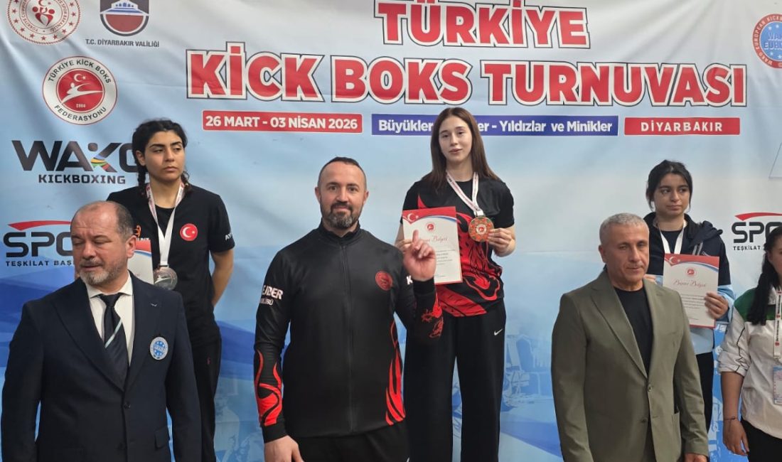 Kick Boksta Bandırma’ya Altın Gurur Diyarbakır’da düzenlenen Türkiye Kick Boks Şampiyonası’nda mücadele eden Bandırmalı sporcu