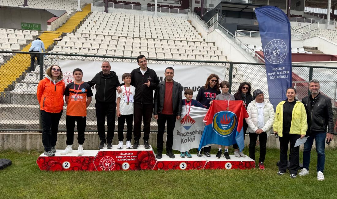 Bandırma’da genç atletler zirve için koştu Bandırma’da düzenlenen 2. Küme Atletizm Yarışları, 23 Nisan etkinlikleri kapsamında