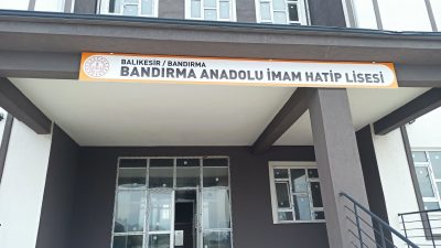 Bandırma’da yapımı devam eden Anadolu İmam Hatip Lisesi inşaatı hız