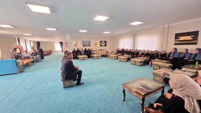 Farklı ilçelerden gelen din görevlileri, Bandırma’daki Bereketli Hafızlık Kız Kur’an