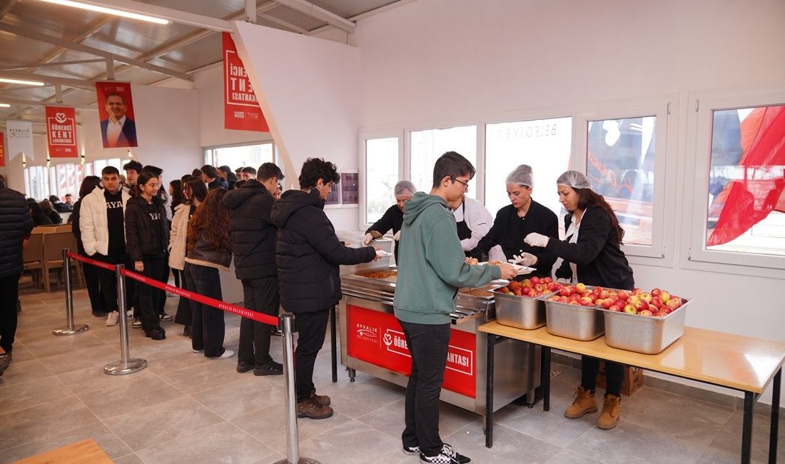 Üç Çeşit Yemek Yanında Meyvesiyle 30 Türk Lirası 2025-2026 eğitim ve öğretim yılında, eğitimin başlamasıyla birlikte kapılarını öğrencilere