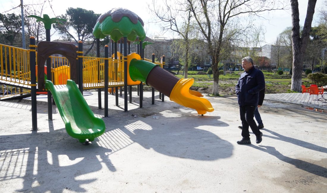 Susurluk’ta Atatürk Parkı yenileniyor Susurluk Belediye Başkanı ve meclis üyeleri, Atatürk Parkı’ndaki çevre ve