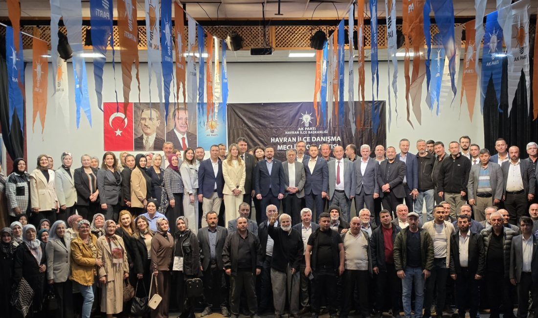 CHP’DEN AK PARTİ’YE KATILIMLAR DEVAM EDİYOR AK Parti İlçe Danışma Meclisi toplantıları Havran’da yoğun katılımla gerçekleştirildi.