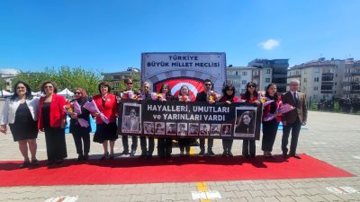 Cumhuriyet İlkokulu’nda düzenlenen 23 Nisan töreninde coşku ve hüzün bir