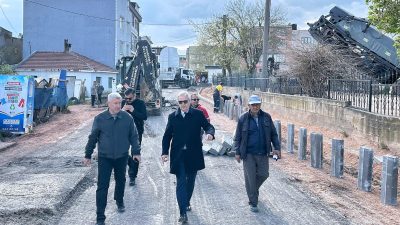 Bandırma Belediye Başkanı Dursun Mirza, 100. Yıl Mahallesi’nde başlayan asfalt