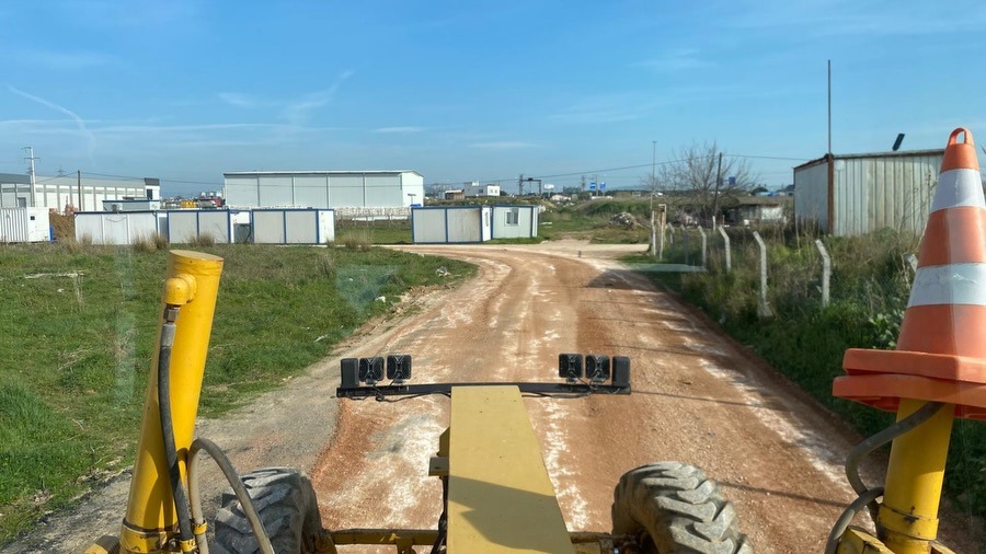 Bandırma’da yollar yenileniyor Belediye ekipleri birçok mahallede eş zamanlı olarak yol iyileştirme çalışmaları