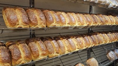 Balıkesir genelinde yürürlüğe giren yeni ekmek tarifesi Bandırma’da uygulanmaya başlandı.
