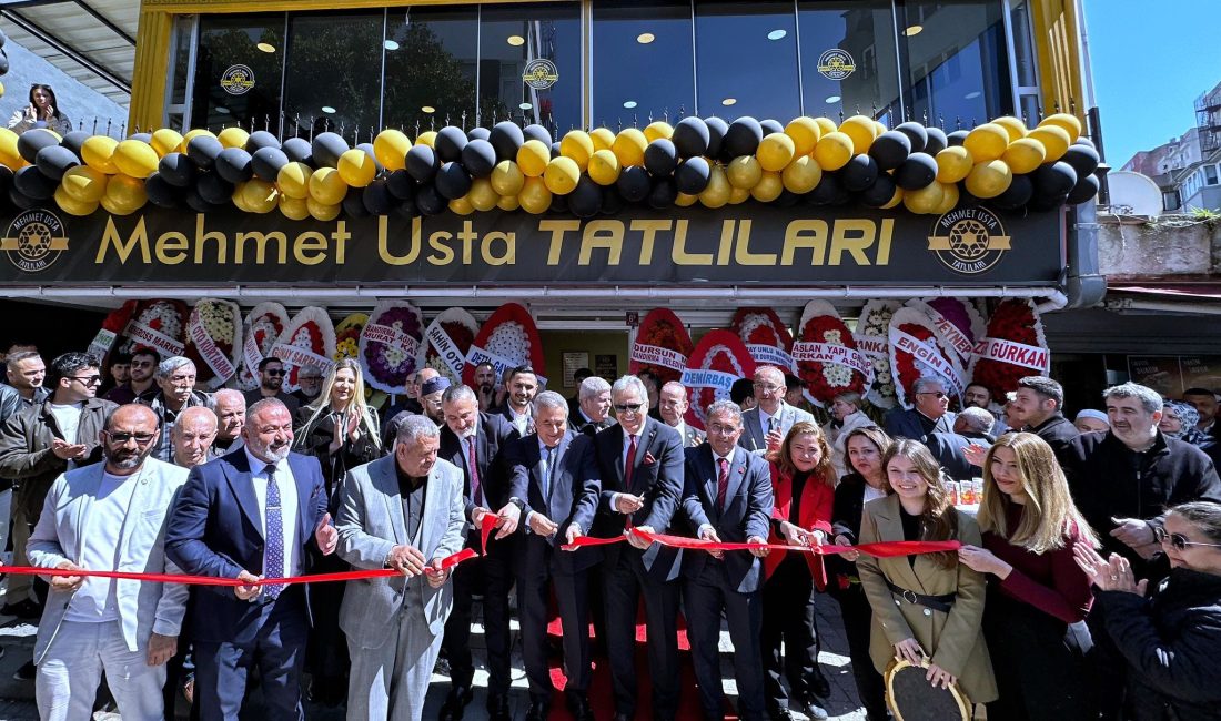 Bandırma’da hizmete giren Mehmet Usta Tatlıları Künefe Salonu, geniş ürün