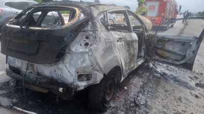 Biga-Bandırma Karayolu Marmara OSB yakınlarında çıkan araç yangını ekiplerin müdahalesiyle