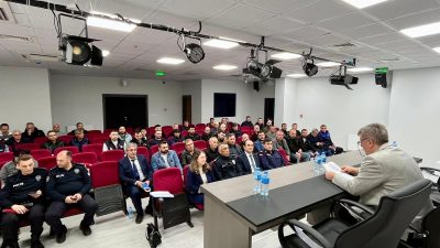 İlçe Sağlık Müdürlüğü tarafından düzenlenen toplantıda kahvehane işletmecilerine yasal sorumluluklar