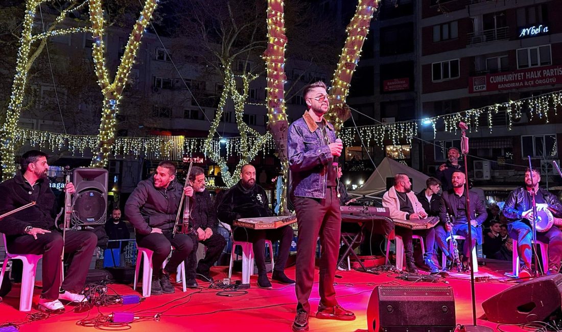 Bandırma’da Dünya Romanlar Günü Kutlaması Bandırma’da Romanlar Derneği öncülüğünde düzenlenen etkinlikte, Roman kültürü müzik ve