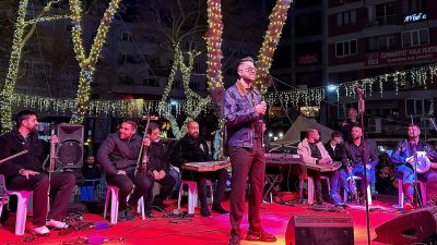 Bandırma’da Romanlar Derneği öncülüğünde düzenlenen etkinlikte, Roman kültürü müzik ve
