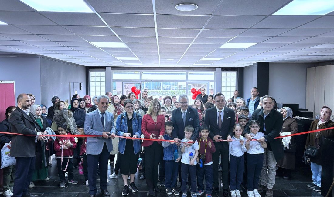 Bandırma’da minik sanatçılardan değerli sergi Bandırma Şehit Pilot Üsteğmen Cemil Kaya İlkokulu öğrencilerinin hazırladığı “Değerlerimiz”