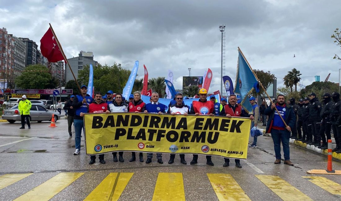 Bandırma’da 1 Mayıs Uluslararası Birlik, Mücadele ve Dayanışma Günü düzenlenen