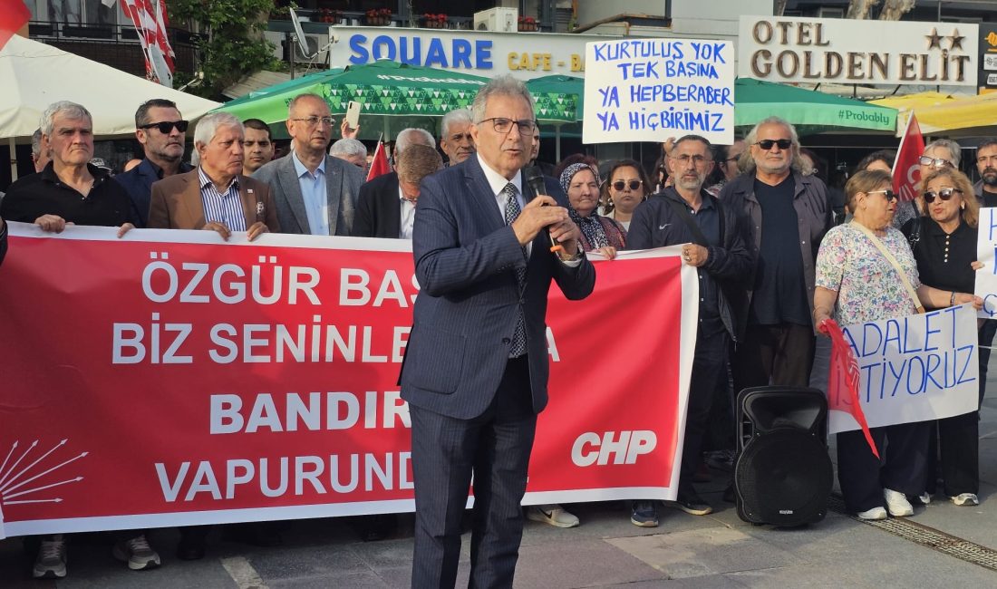 CHP Bandırma İlçe Başkanlığı, Cumhuriyet Meydanı’nda düzenlediği basın açıklamasıyla kurultay