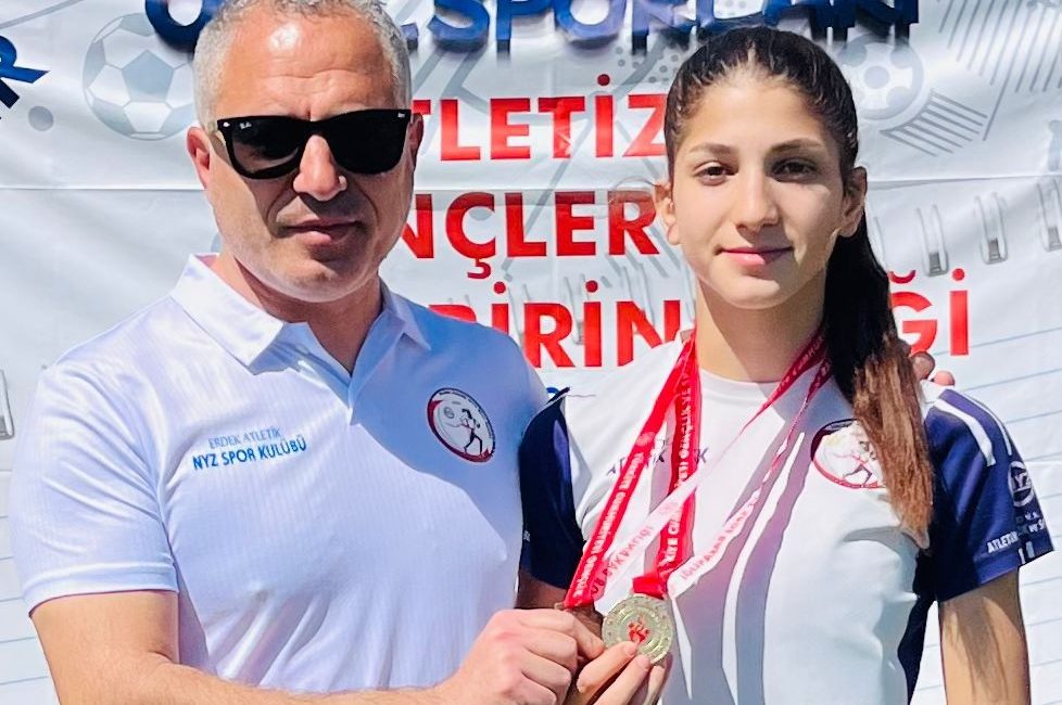 Erdek Atletik NYZ Spor Kulübü sporcuları, farklı branşlarda Avrupa barajını