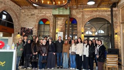 Balıkesir Üniversitesi Ayvalık Meslek Yüksekokulu Mimari Restorasyon Programı öğrencileri, teorik